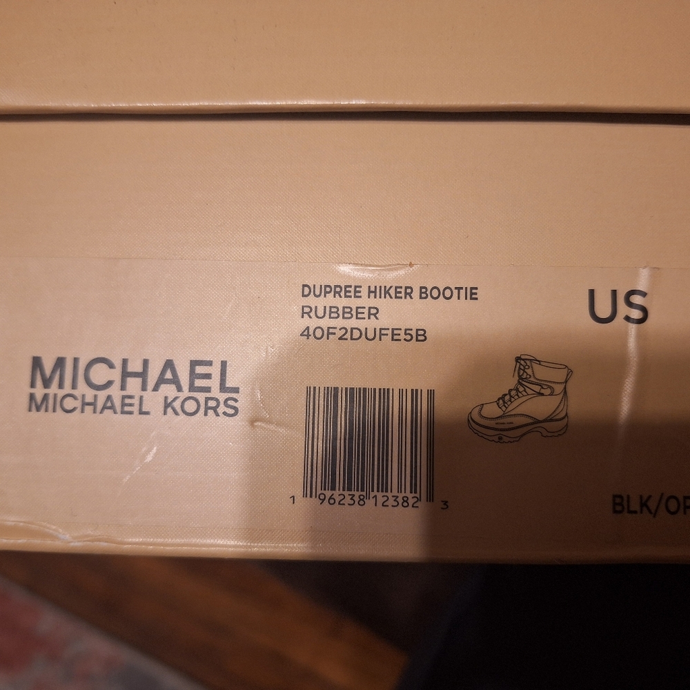 Michael Kors - Picture 4 of 7